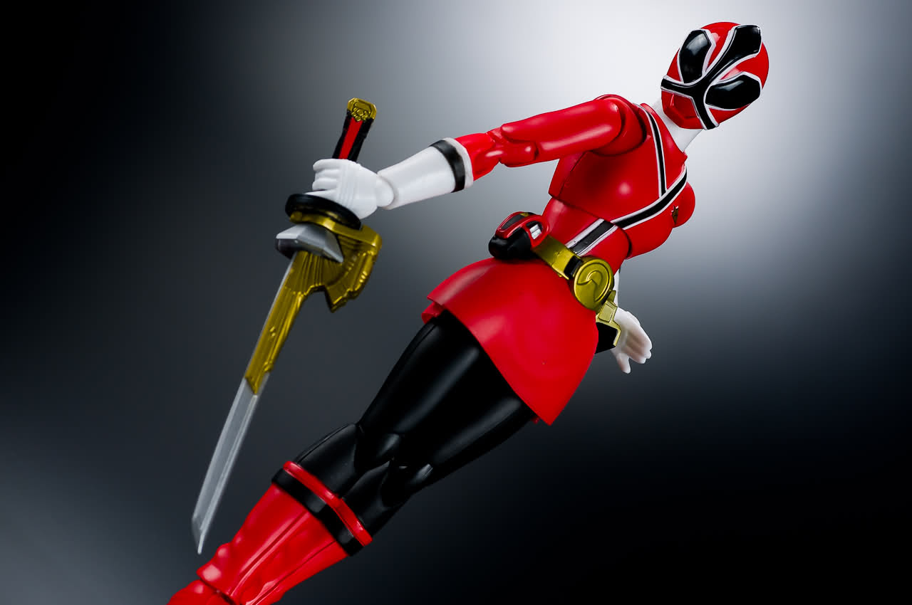 Pictured above is the EPIC Hime-ShinkenRed Figuarts from Shinkenger or the ...