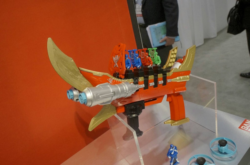 Toy-Fair-2014-Bandai-Power-Rangers-Super-Megaforce-024